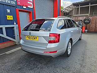 Used 2015 Skoda Octavia Se Silver - Interior and Exterior details 8