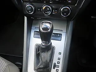 Used 2015 Skoda Octavia Se Silver - Interior and Exterior details 11