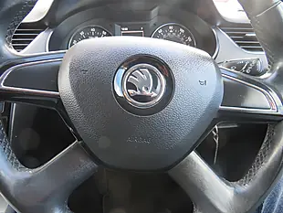 Used 2015 Skoda Octavia Se Silver - Interior and Exterior details 12