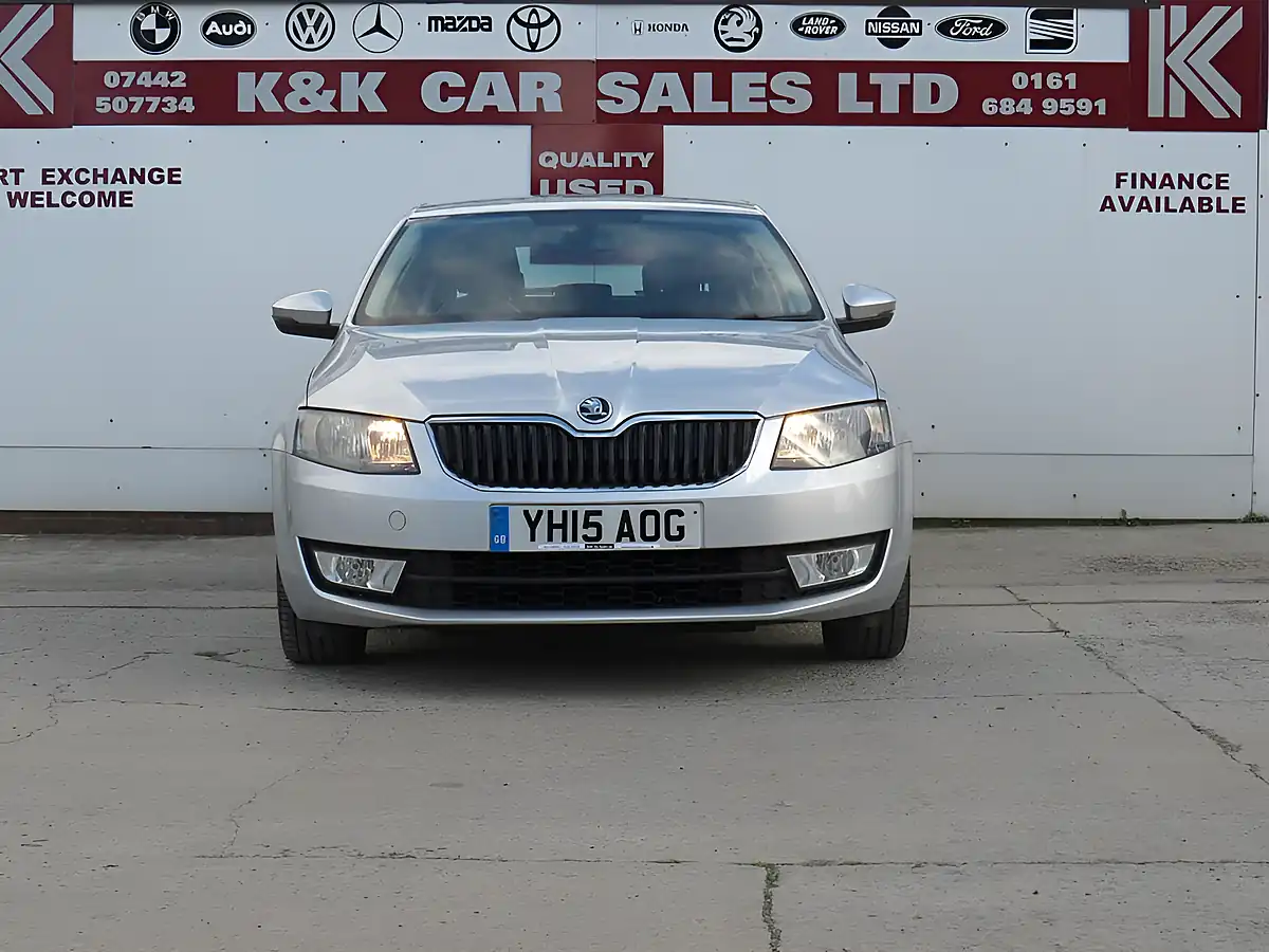 Used 2015 Skoda Octavia Se Silver - Interior and Exterior details 6