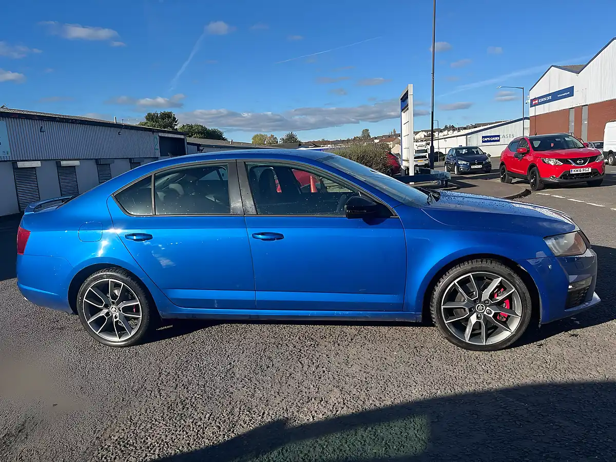 Used 2015 Skoda Octavia VRS Blue - Interior and Exterior details 4