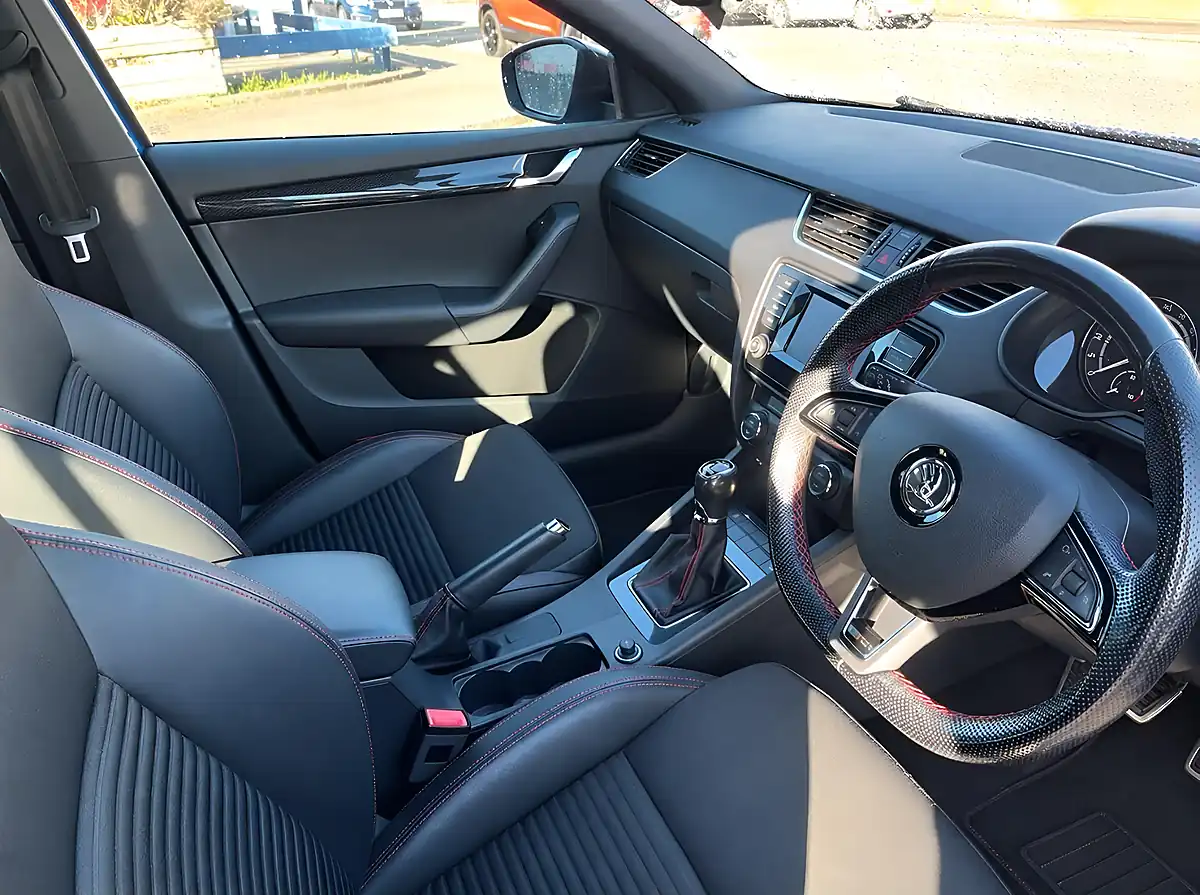 Used 2015 Skoda Octavia VRS Blue - Interior and Exterior details 8