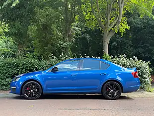 Used 2015 Skoda Octavia VRS Race Blue - Interior and Exterior details 11