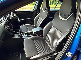 Used 2015 Skoda Octavia VRS Race Blue - Interior and Exterior details 14