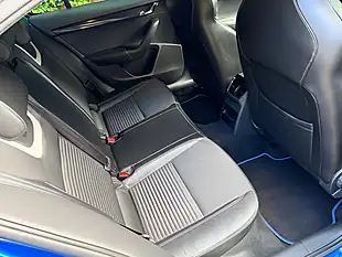 Used 2015 Skoda Octavia VRS Race Blue - Interior and Exterior details 16