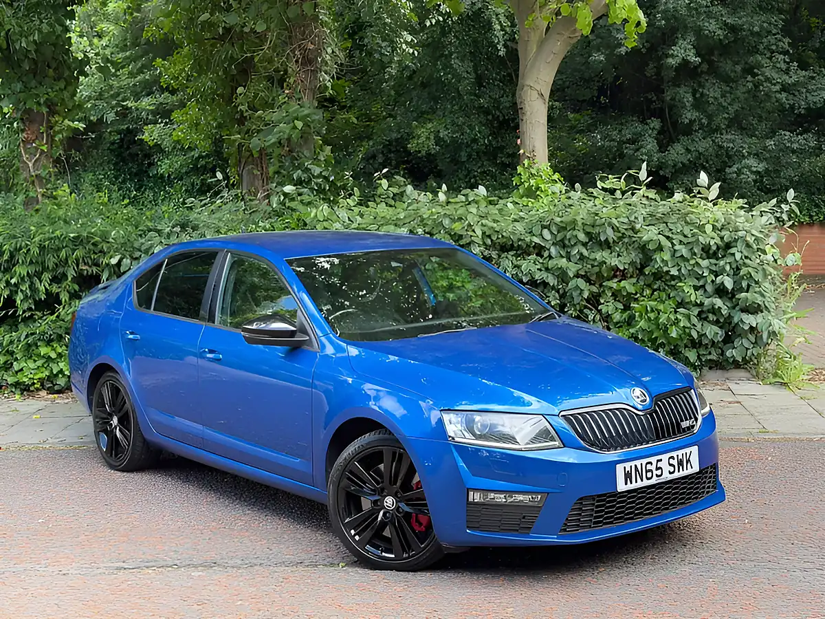 Used 2015 Skoda Octavia VRS Race Blue - Interior and Exterior details 2