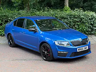 Used 2015 Skoda Octavia VRS Race Blue - Interior and Exterior details 5