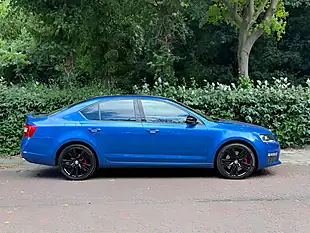 Used 2015 Skoda Octavia VRS Race Blue - Interior and Exterior details 6