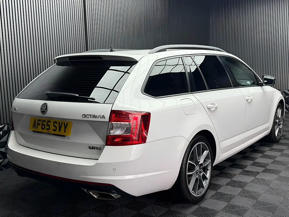 Used 2015 Skoda Octavia VRS White - Interior and Exterior details 11