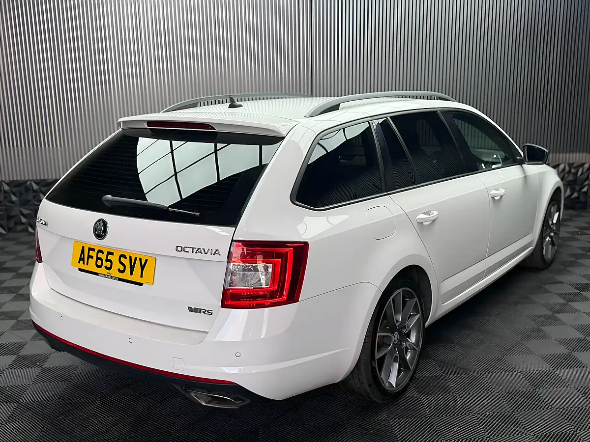 Used 2015 Skoda Octavia VRS White - Interior and Exterior details 12