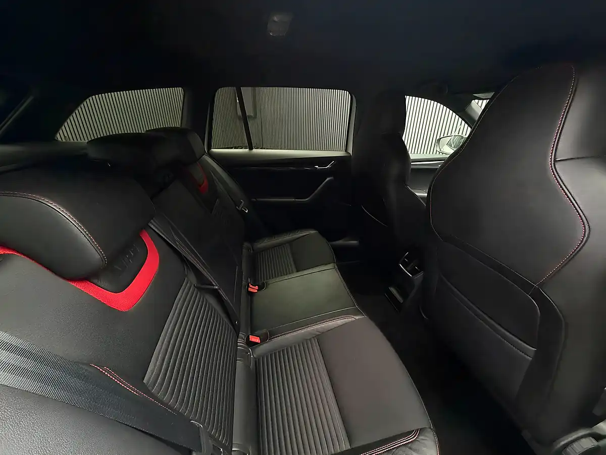 Used 2015 Skoda Octavia VRS White - Interior and Exterior details 13