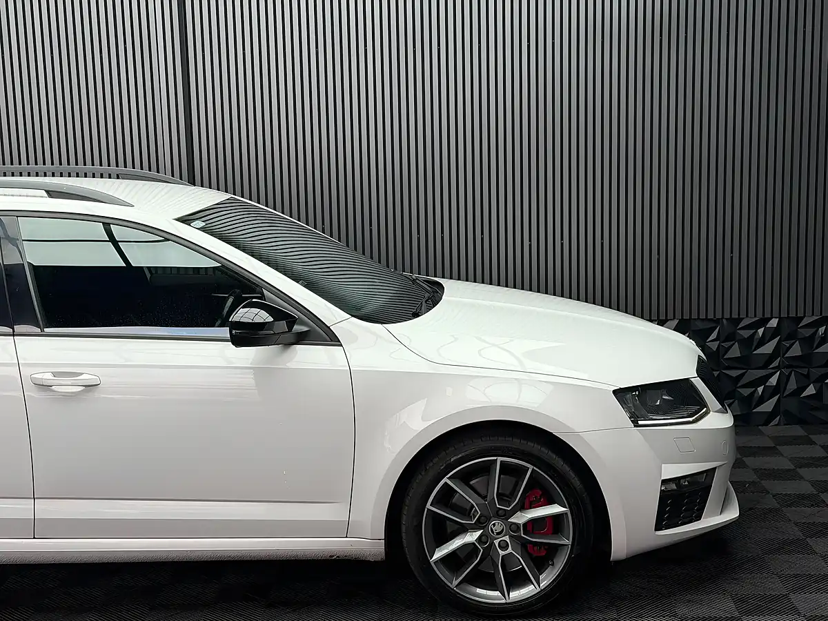 Used 2015 Skoda Octavia VRS White - Interior and Exterior details 5