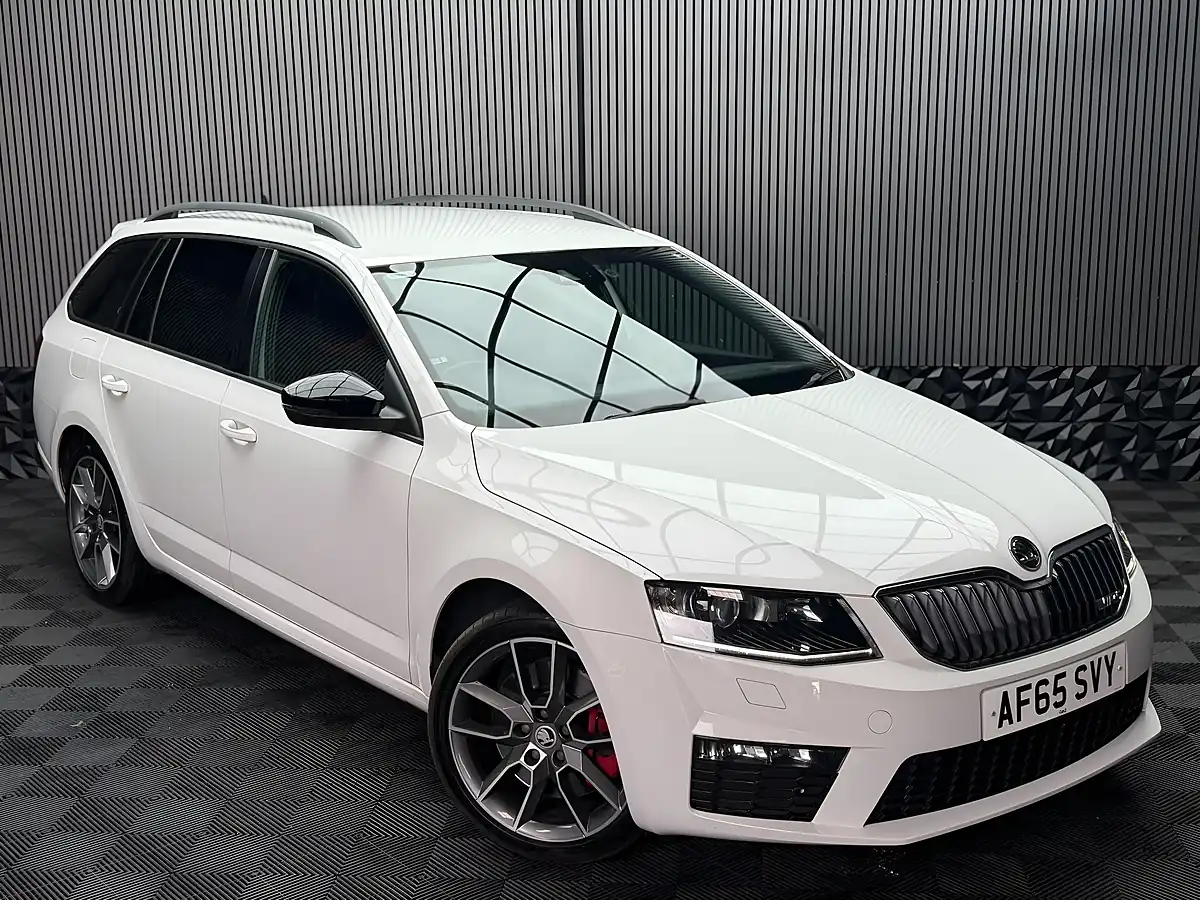 Used 2015 Skoda Octavia VRS White - Interior and Exterior details 7