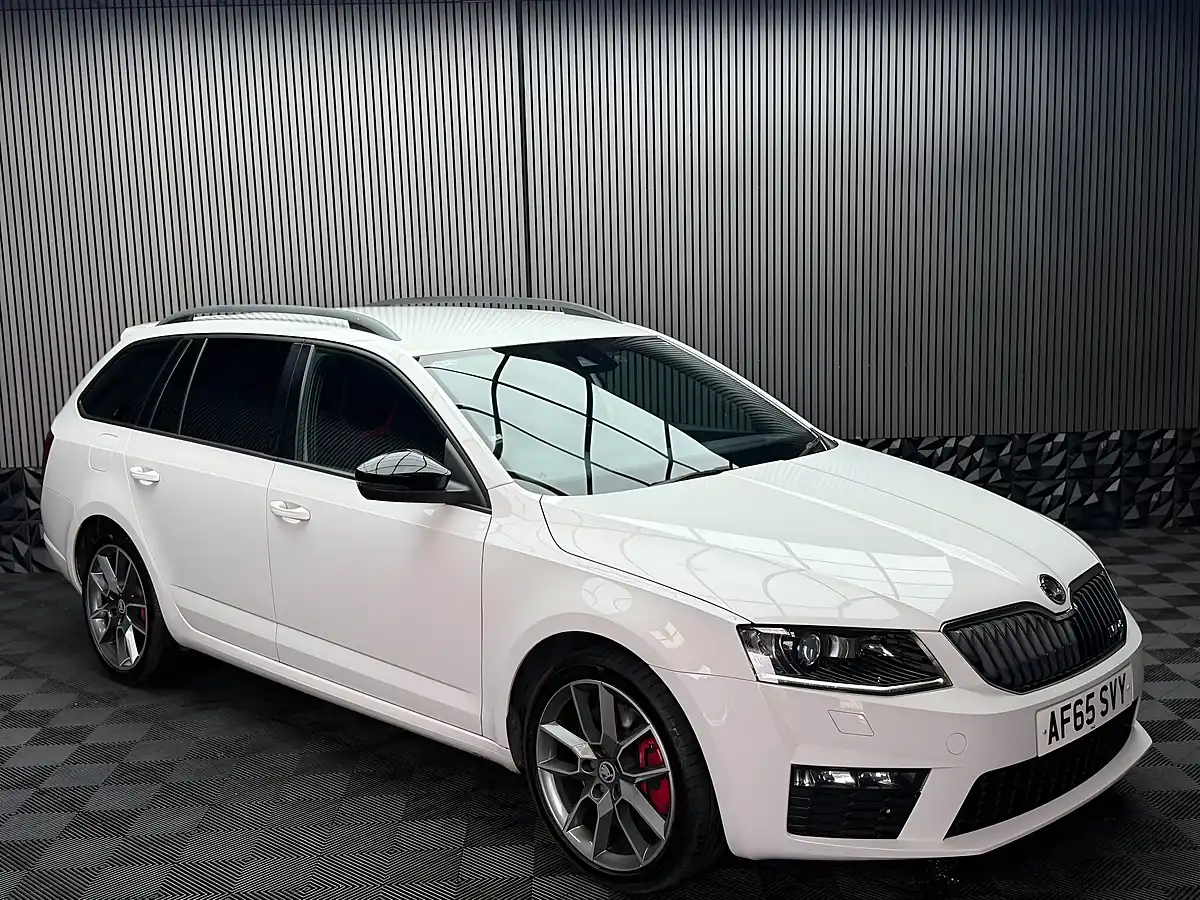 Used 2015 Skoda Octavia VRS White - Interior and Exterior details 8