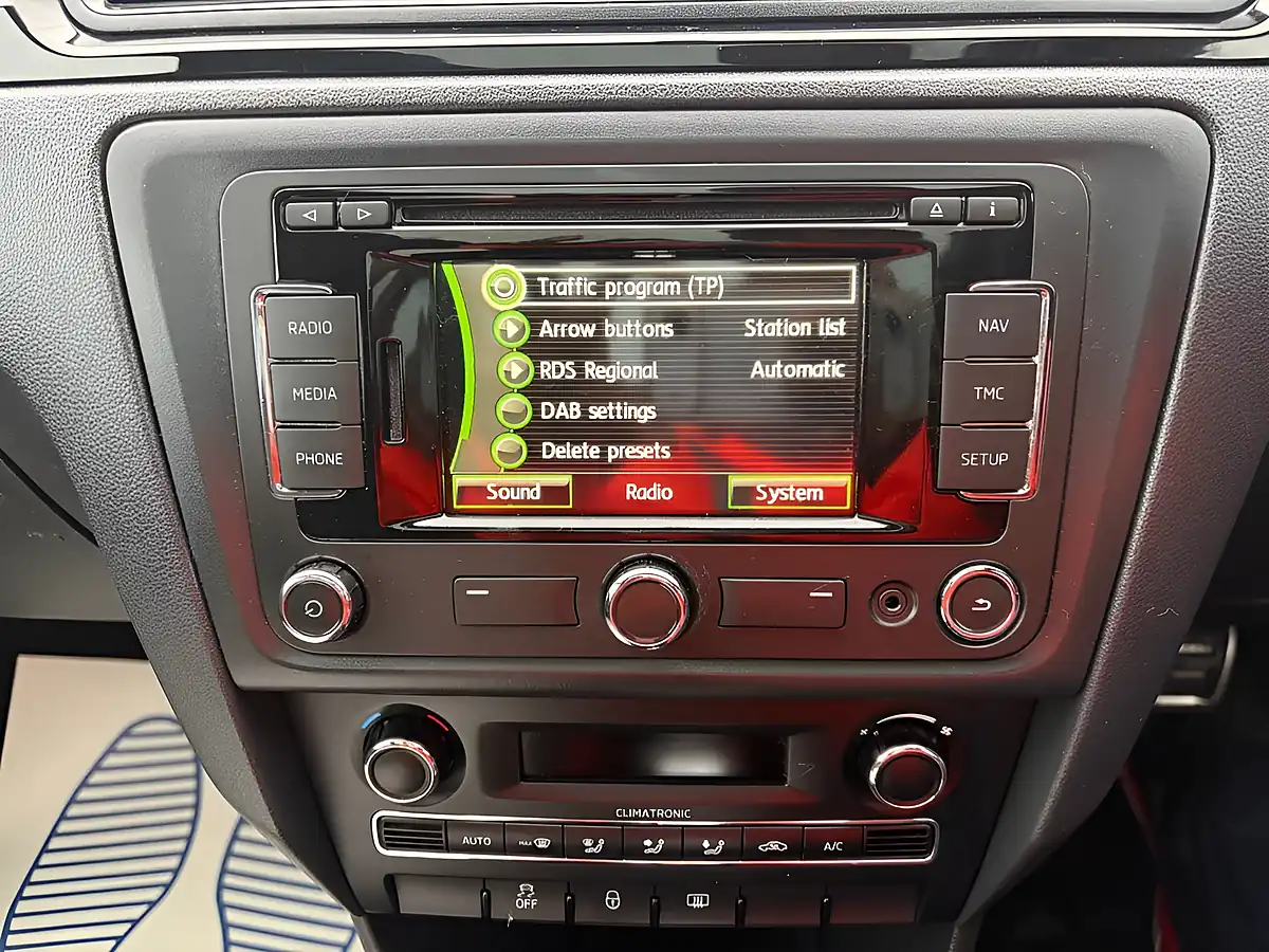 Used 2015 Skoda Rapid Spaceback Se Sport Black - Interior and Exterior details 15