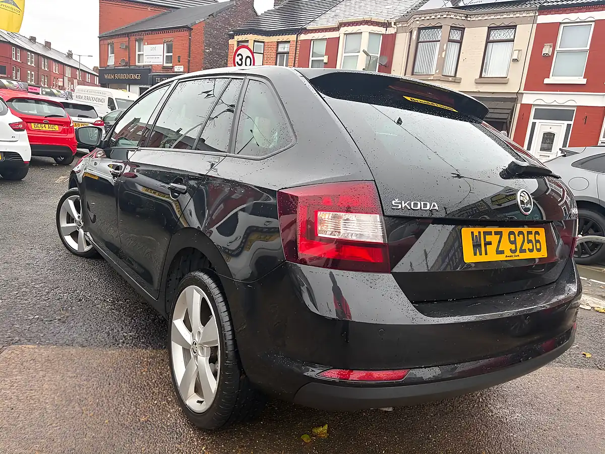Used 2015 Skoda Rapid Spaceback Se Sport Black - Interior and Exterior details 5