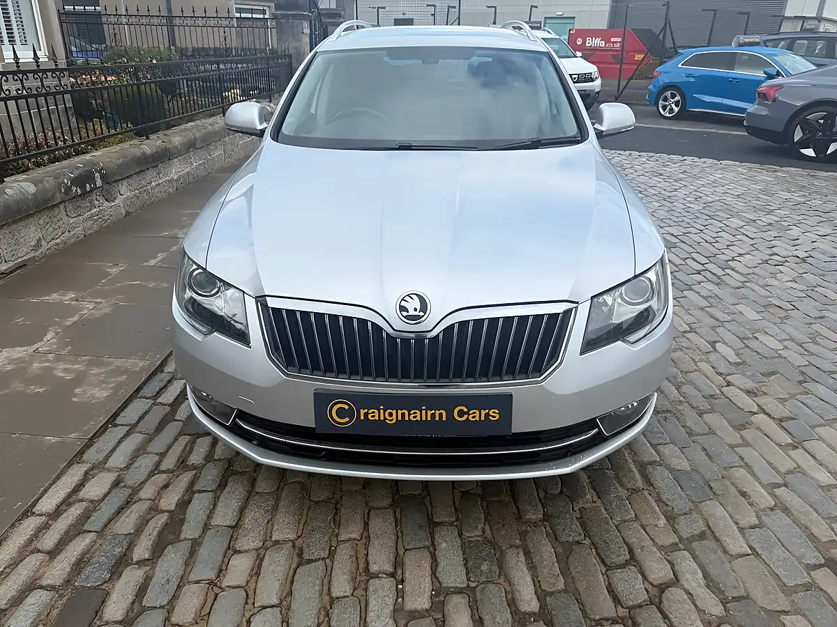 Used 2015 Skoda Superb Se Business Brilliant Silver - Interior and Exterior details 14