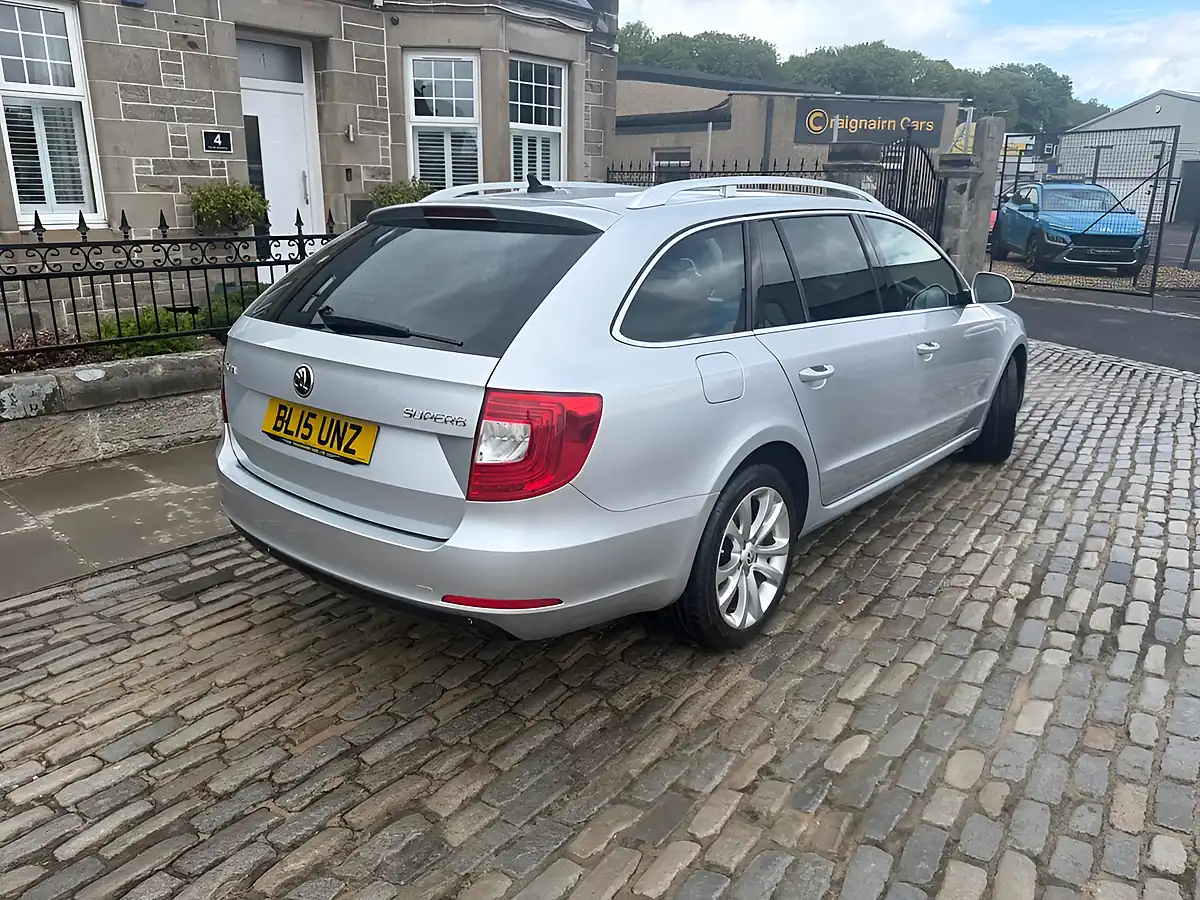 Used 2015 Skoda Superb Se Business Brilliant Silver - Interior and Exterior details 6