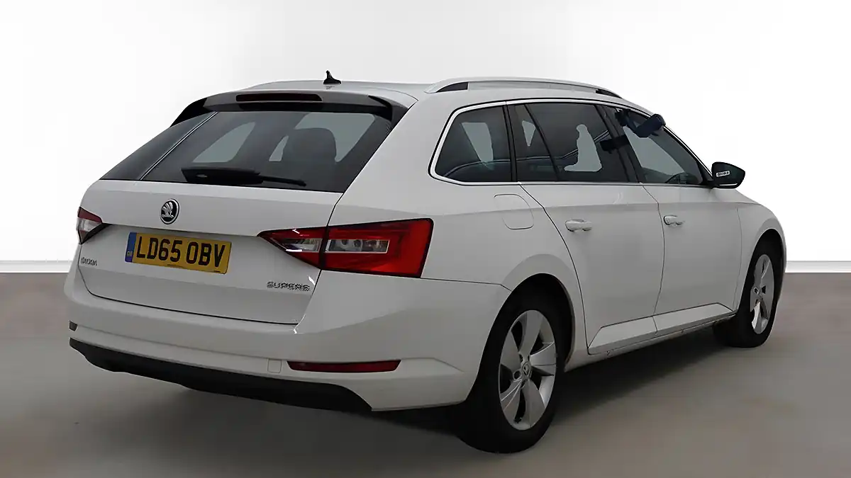 Used 2015 Skoda Superb Se Business White - Interior and Exterior details 4