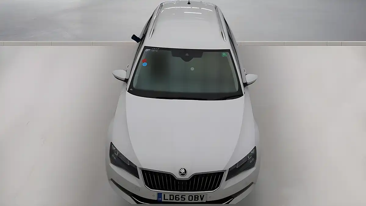 Used 2015 Skoda Superb Se Business White - Interior and Exterior details 7