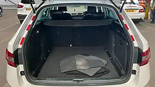 Used 2015 Skoda Superb Se Business White - Interior and Exterior details 9