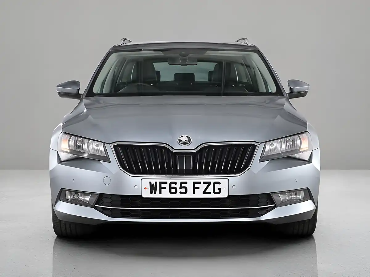 Used 2015 Skoda Superb Se Edition Grey - Interior and Exterior details 3
