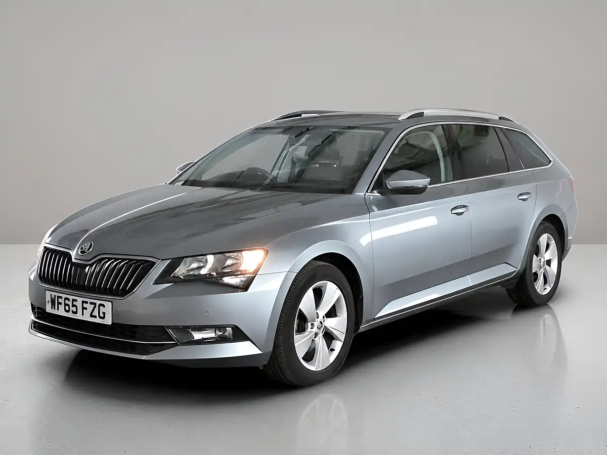 Used 2015 Skoda Superb Se Edition Grey - Interior and Exterior details 4
