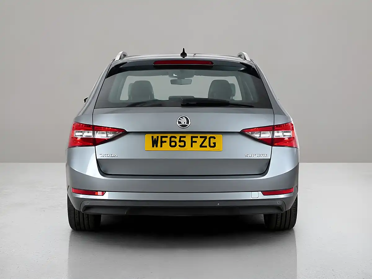 Used 2015 Skoda Superb Se Edition Grey - Interior and Exterior details 6