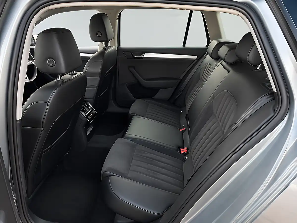 Used 2015 Skoda Superb Se Edition Grey - Interior and Exterior details 8