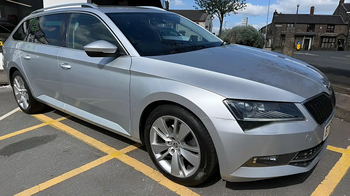 Used 2015 Skoda Superb Se L Executive Silver - Front View