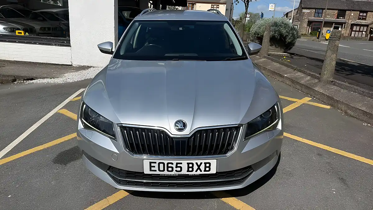 Used 2015 Skoda Superb Se L Executive Silver - Interior and Exterior details 12
