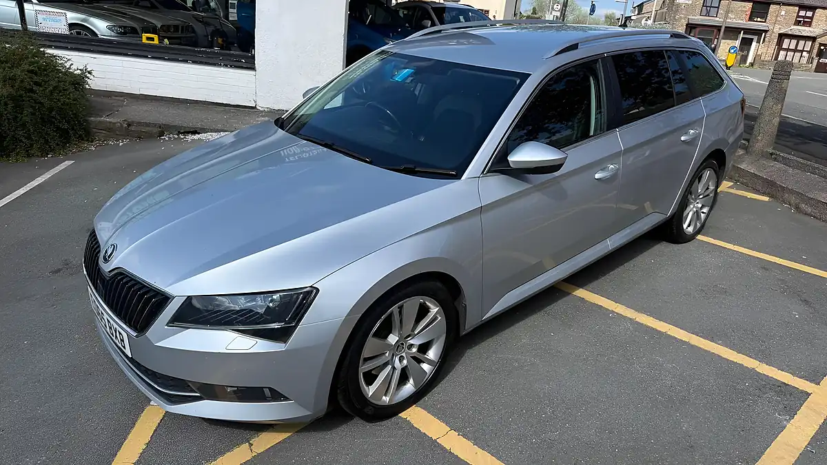 Used 2015 Skoda Superb Se L Executive Silver - Interior and Exterior details 13