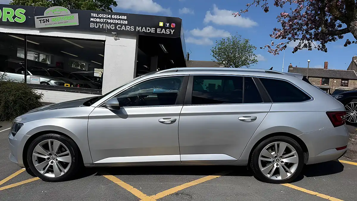 Used 2015 Skoda Superb Se L Executive Silver - Interior and Exterior details 15