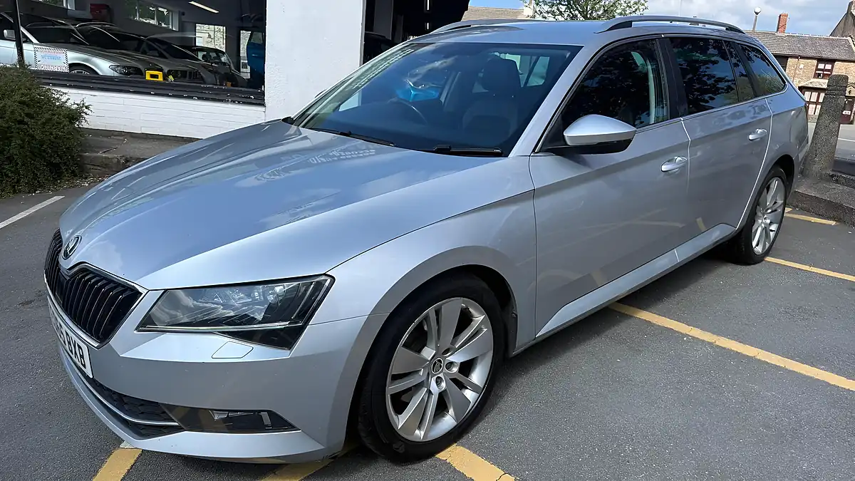 Used 2015 Skoda Superb Se L Executive Silver - Interior and Exterior details 3