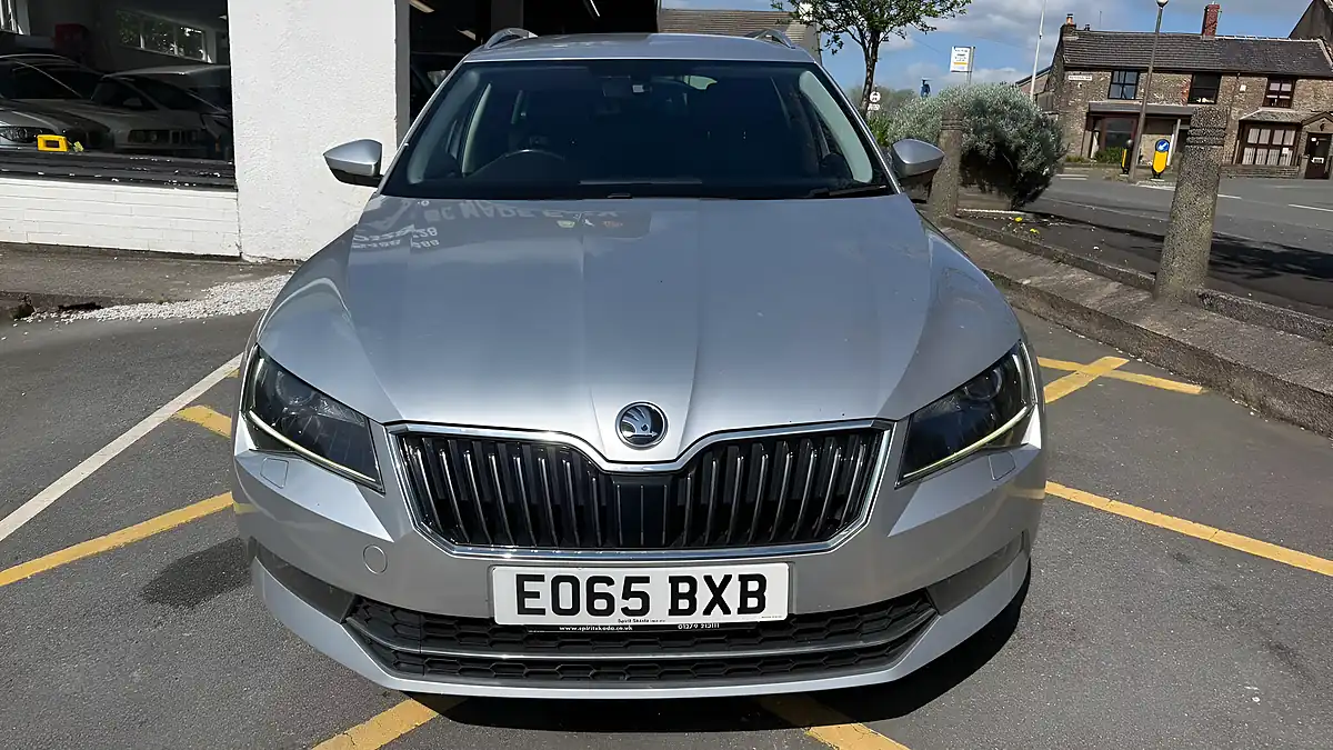 Used 2015 Skoda Superb Se L Executive Silver - Interior and Exterior details 6