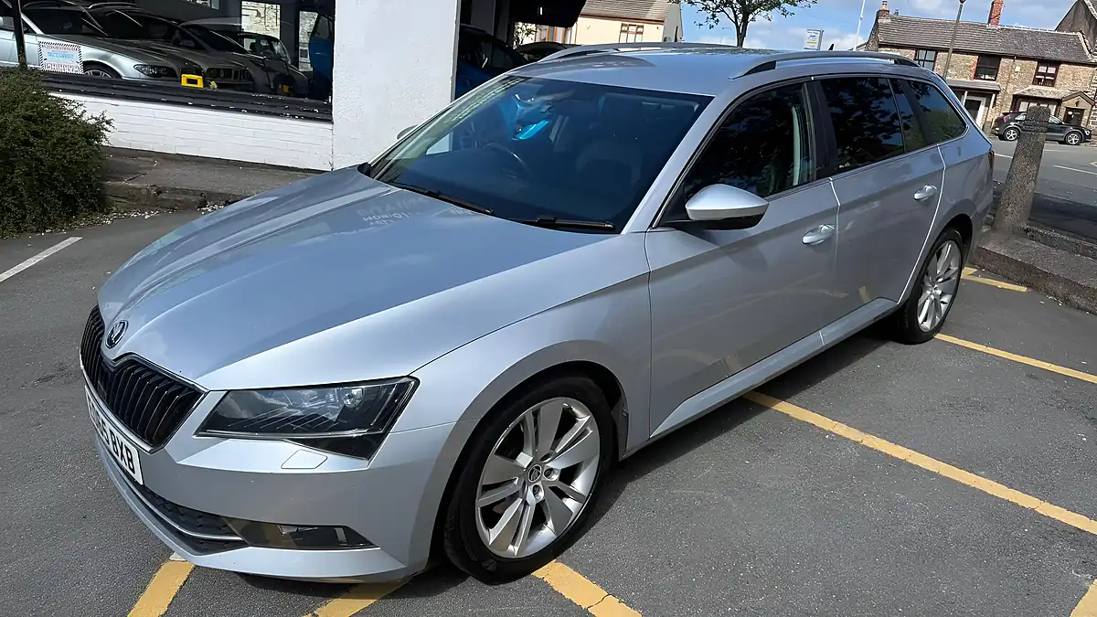 Used 2015 Skoda Superb Se L Executive Silver - Interior and Exterior details 7
