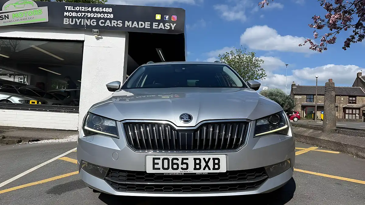 Used 2015 Skoda Superb Se L Executive Silver - Interior and Exterior details 9