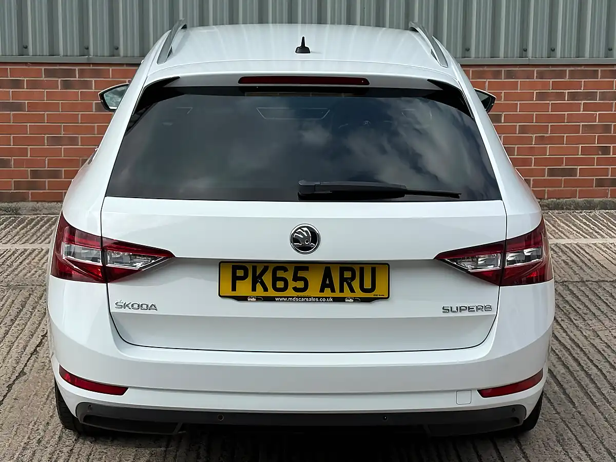 Used 2015 Skoda Superb Se L Executive White - Interior and Exterior details 10