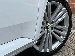 Used 2015 Skoda Superb Se L Executive White - Interior and Exterior details 16