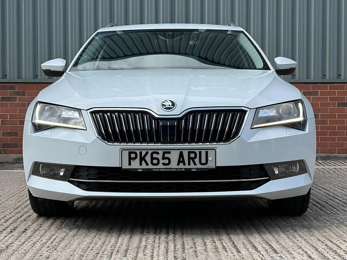 Used 2015 Skoda Superb Se L Executive White - Interior and Exterior details 2