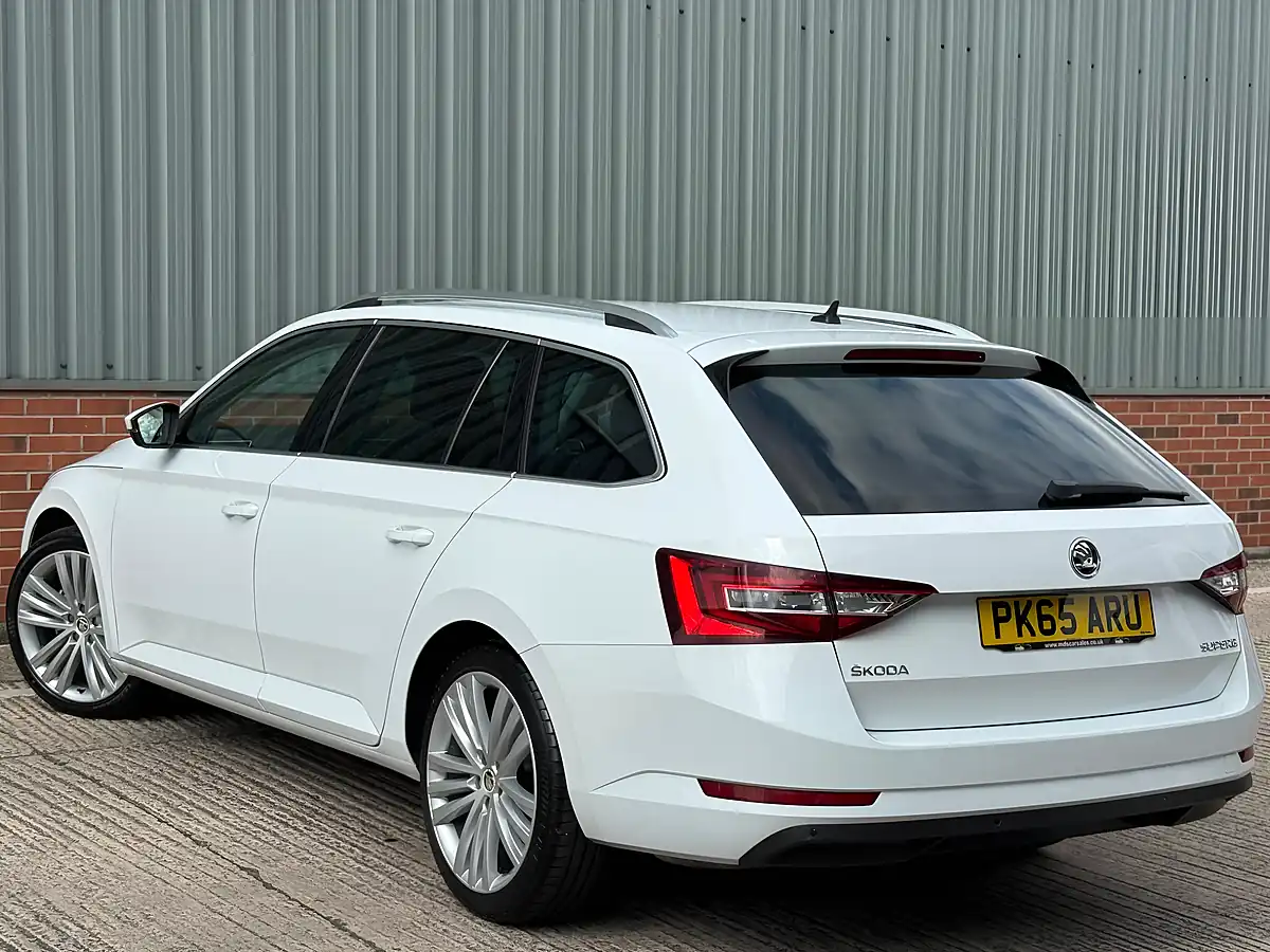 Used 2015 Skoda Superb Se L Executive White - Interior and Exterior details 4