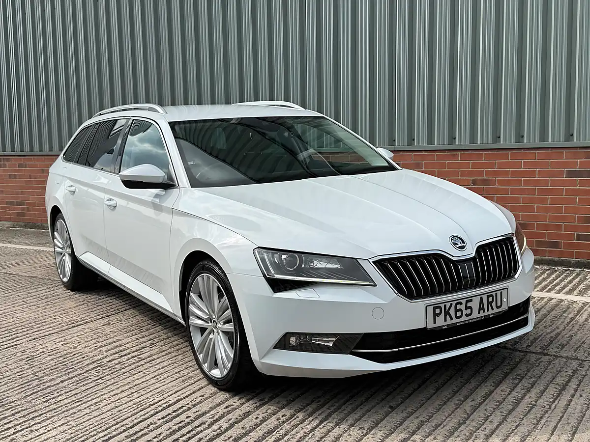 Used 2015 Skoda Superb Se L Executive White - Interior and Exterior details 7