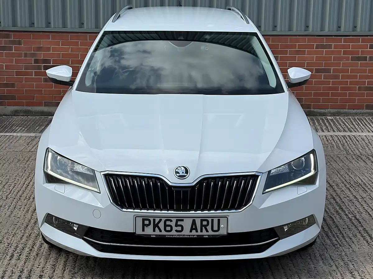 Used 2015 Skoda Superb Se L Executive White - Interior and Exterior details 8