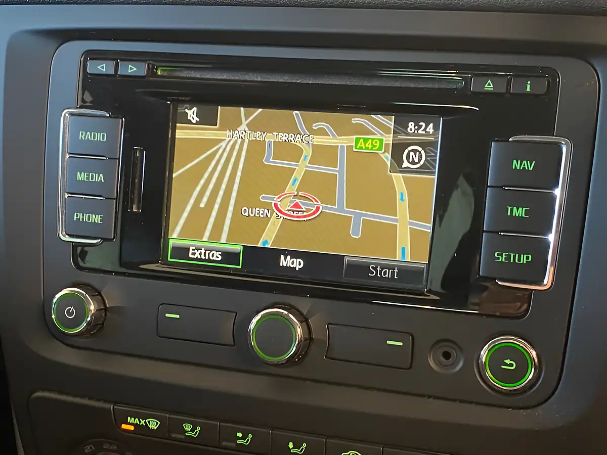 Used 2015 Skoda Yeti Black Edition White - Interior and Exterior details 10