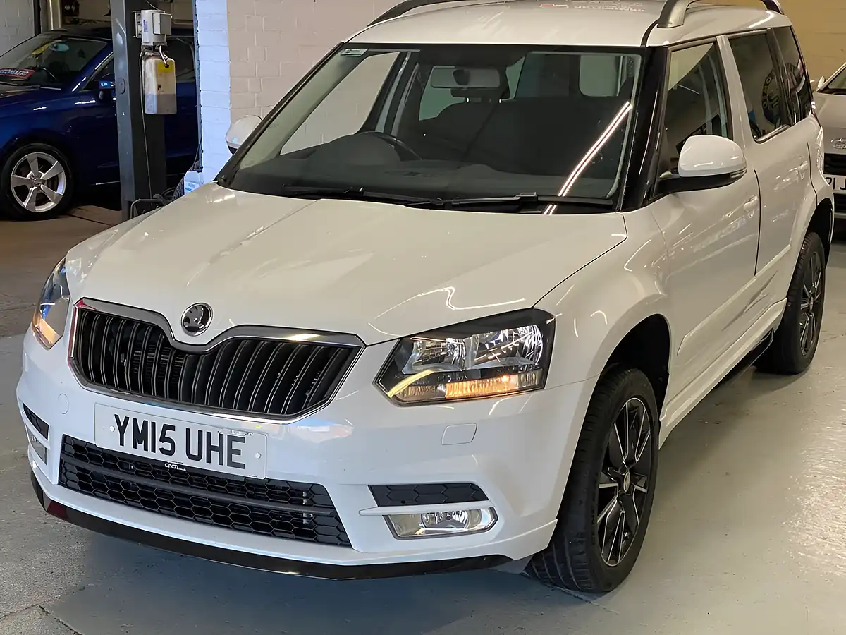 Used 2015 Skoda Yeti Black Edition White - Interior and Exterior details 2