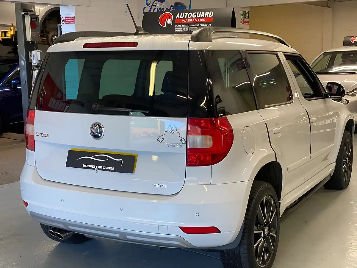 Used 2015 Skoda Yeti Black Edition White - Interior and Exterior details 6
