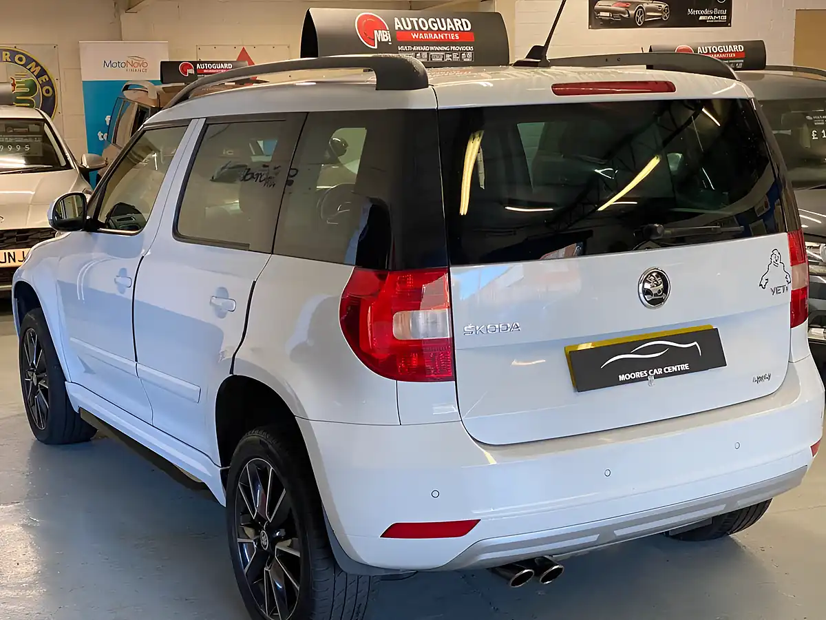 Used 2015 Skoda Yeti Black Edition White - Interior and Exterior details 7