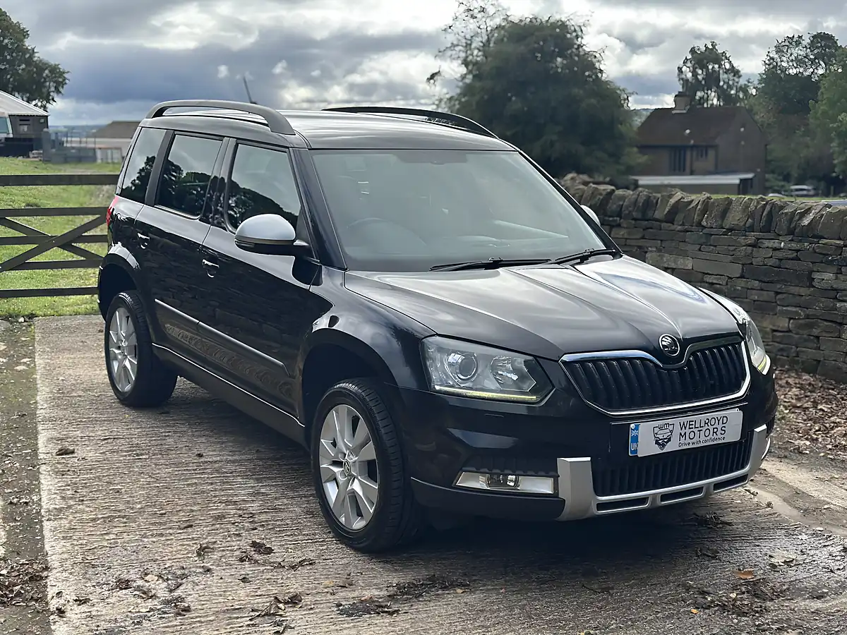 Used 2015 Skoda Yeti Elegance Black - Front View