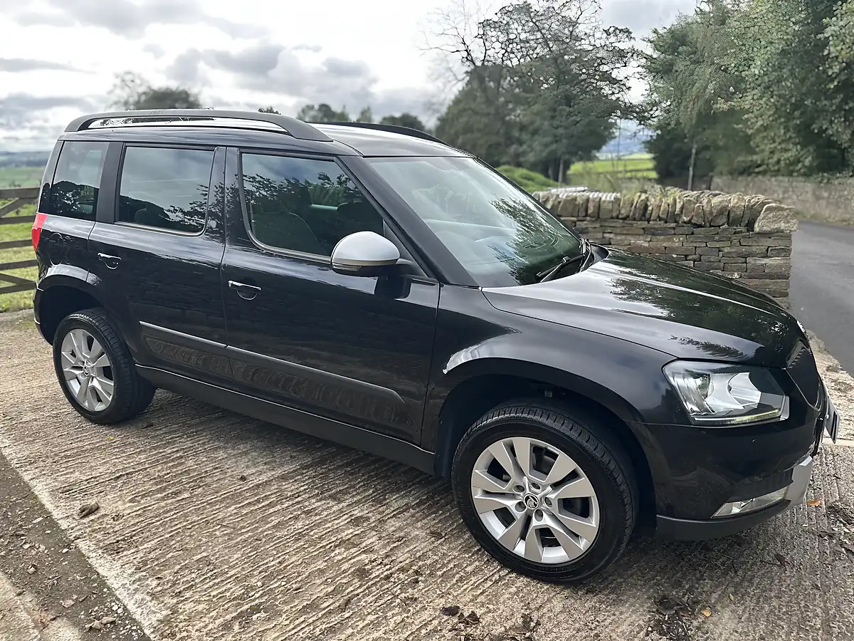 Used 2015 Skoda Yeti Elegance Black - Interior and Exterior details 14