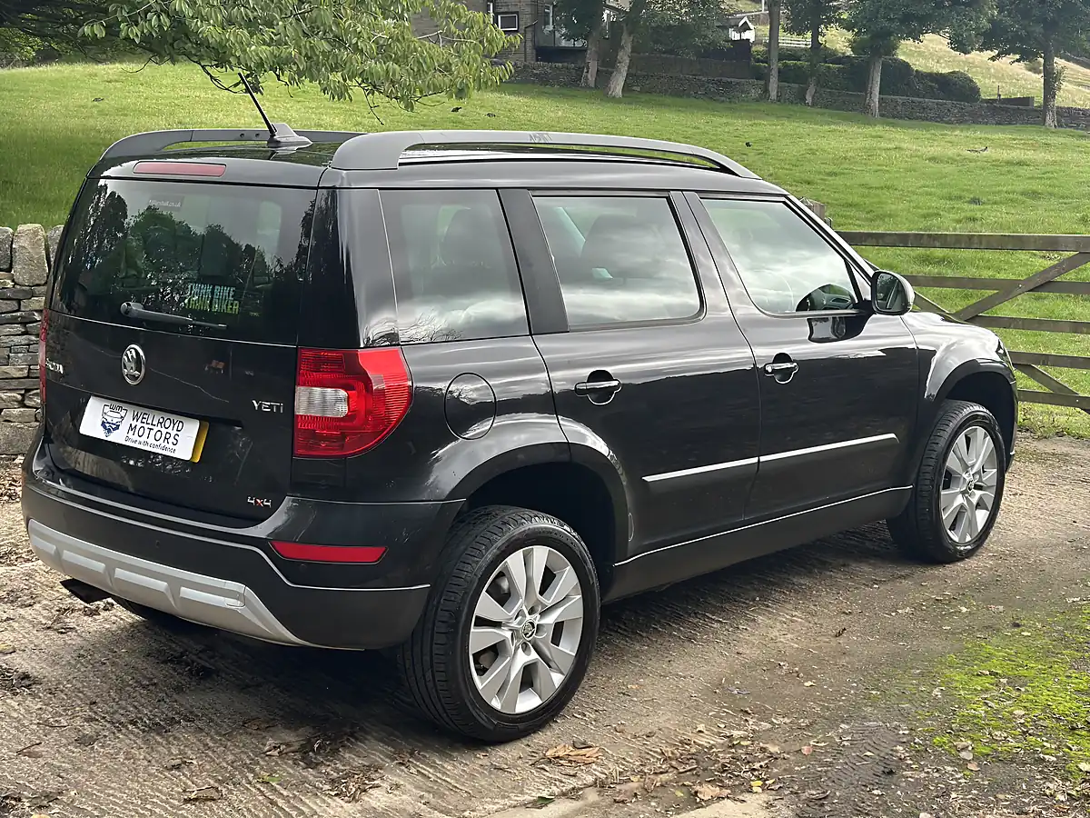 Used 2015 Skoda Yeti Elegance Black - Interior and Exterior details 17